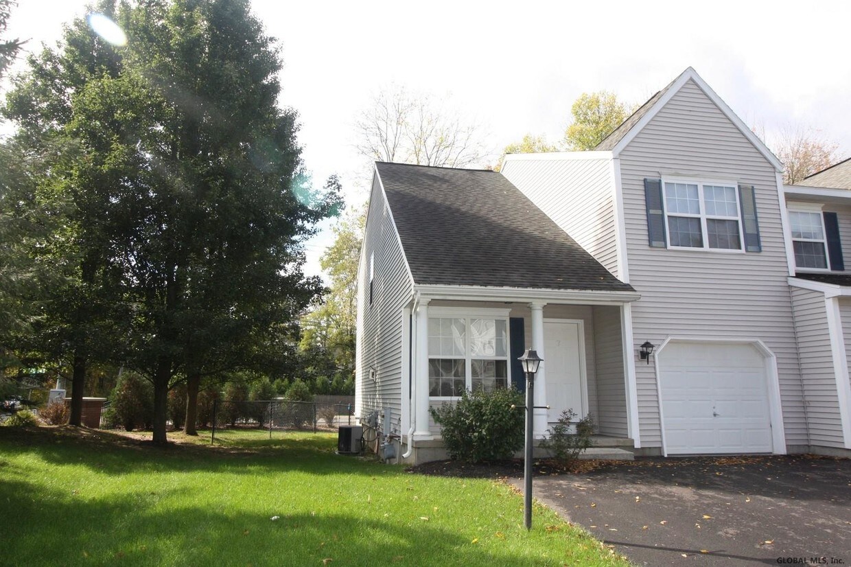 3 Bunker Ln, Schenectady, NY 12309 Townhome Rentals in Schenectady NY