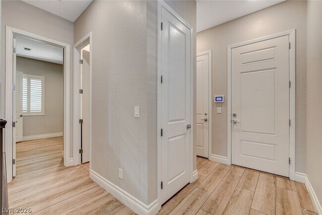 Foto del edificio - 4124 Elegant Chateau St