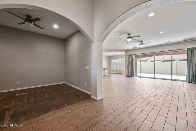 Building Photo - 7640 S 31st Pl