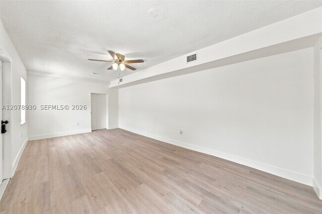 Foto del edificio - 402 NW 44th Ave