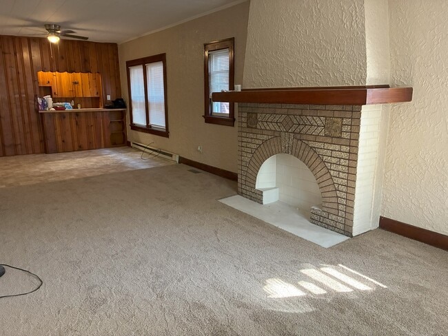 Building Photo - 1824 Elsmere Ave