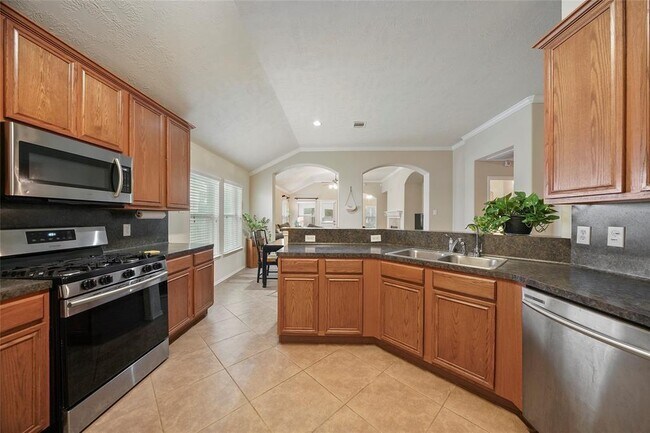 Foto del edificio - 14411 Dakota Bend Dr