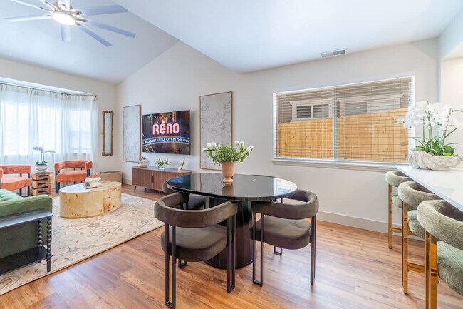 Building Photo - 629 Tarn Way