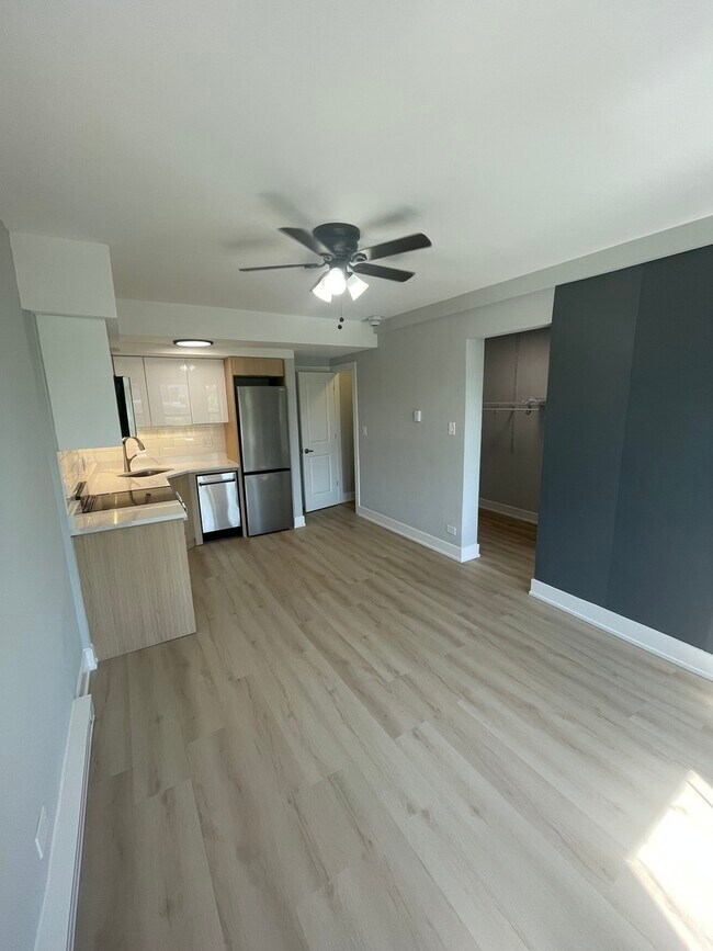 Foto del edificio - 1634 W Howard St