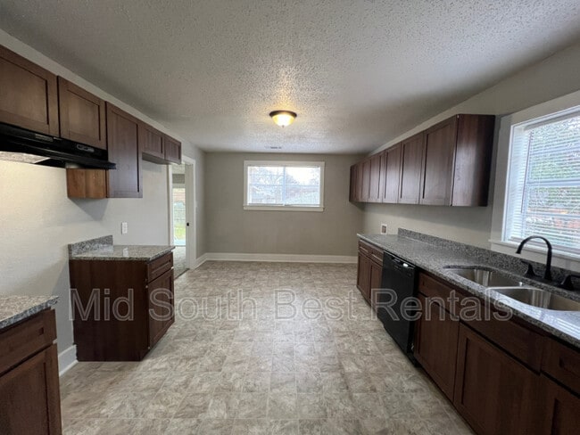 Building Photo - 1406 Gill Ave
