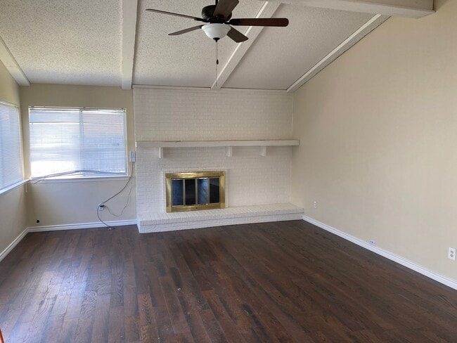 Building Photo - Richardson One Story!