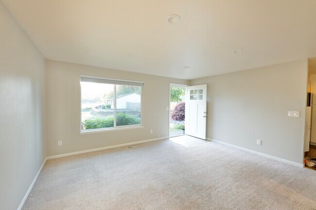 Building Photo - 11720 SW 92nd Ave