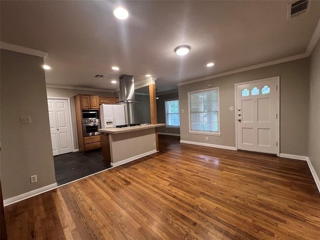 Building Photo - 1205 Fairwood Rd