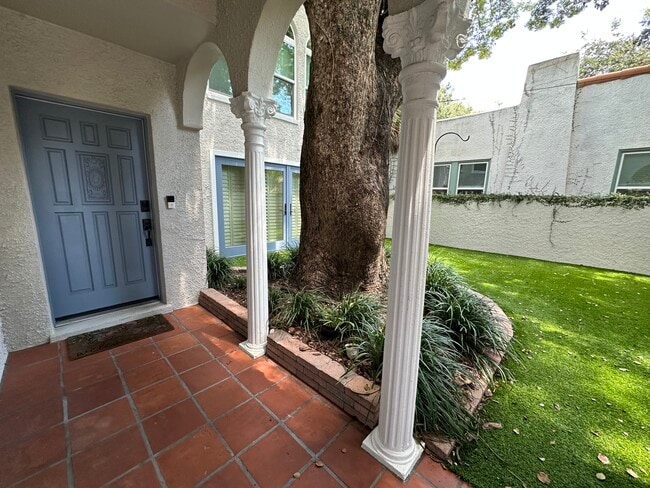 Entry and Courtyard - 3403 W Granada St