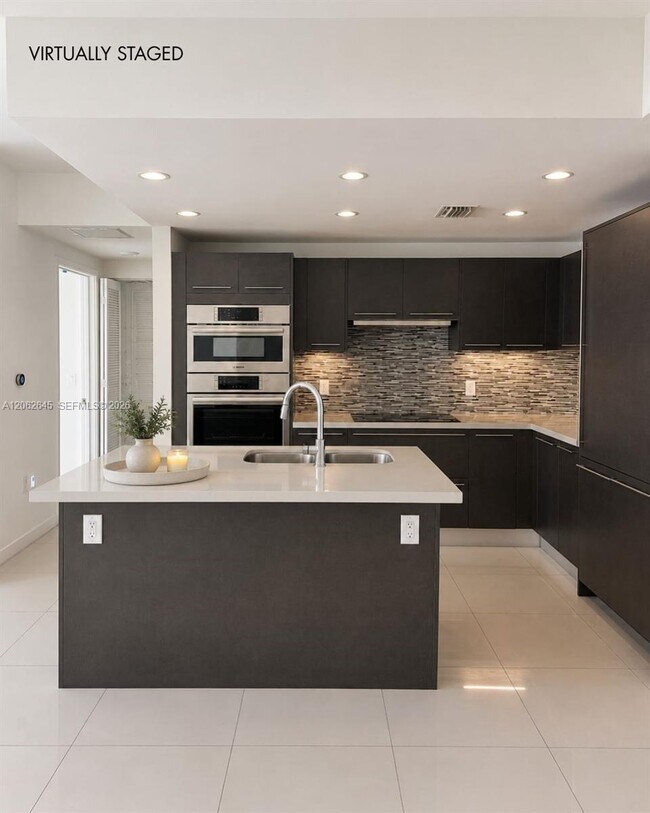 Foto del edificio - 7825 NW 107th Ave