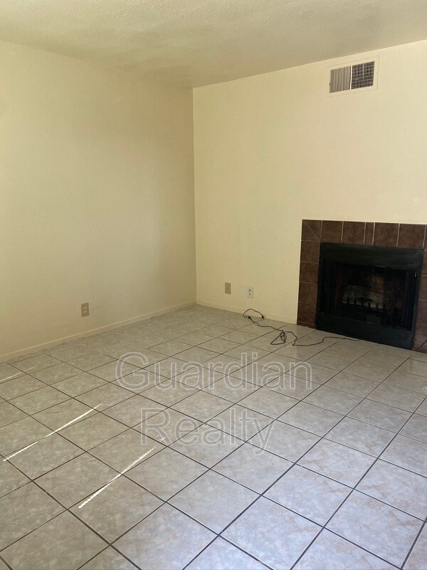 Building Photo - 4312 Lynnann