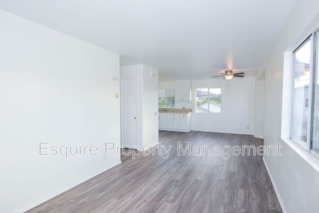 Foto del edificio - 58 Comstock Dr