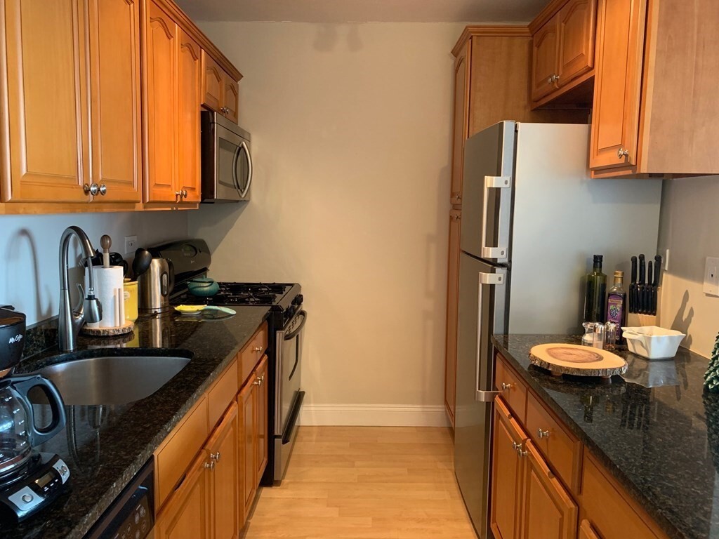 Primary Photo - 7 Whittier Pl