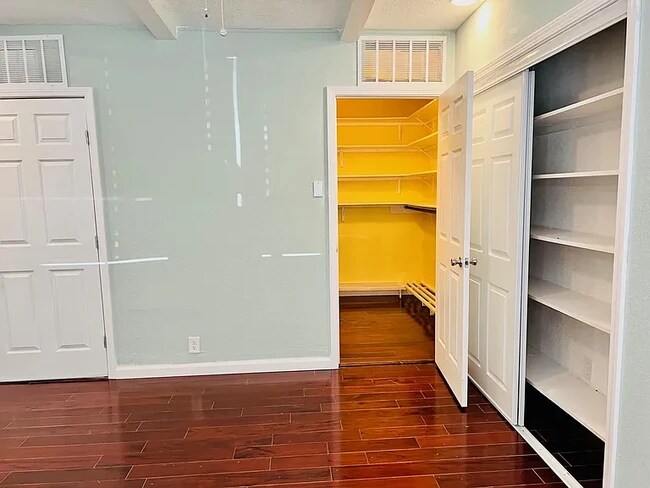 Foto del edificio - 3808 E Mount Vernon St