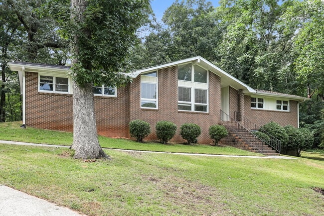 Building Photo - 970 Kathryn Ct SW