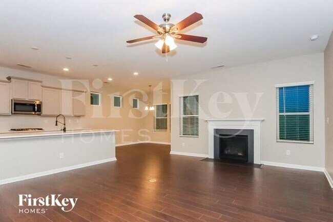 Foto del edificio - 7779 Creek Park Dr