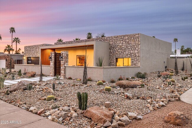 Building Photo - 6912 E Ludlow Dr