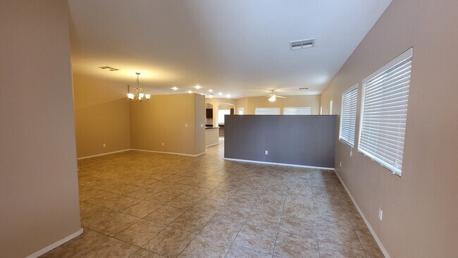 Building Photo - 760 W Agrarian Hills Dr
