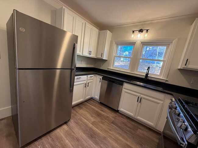 Building Photo - 42 Woodland Ave