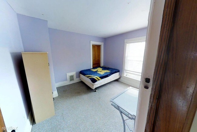 Building Photo - 6 br, 2 bath House - 306 N State St  House