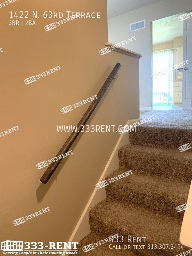 Foto del edificio - 1422 N 63rd Terrace