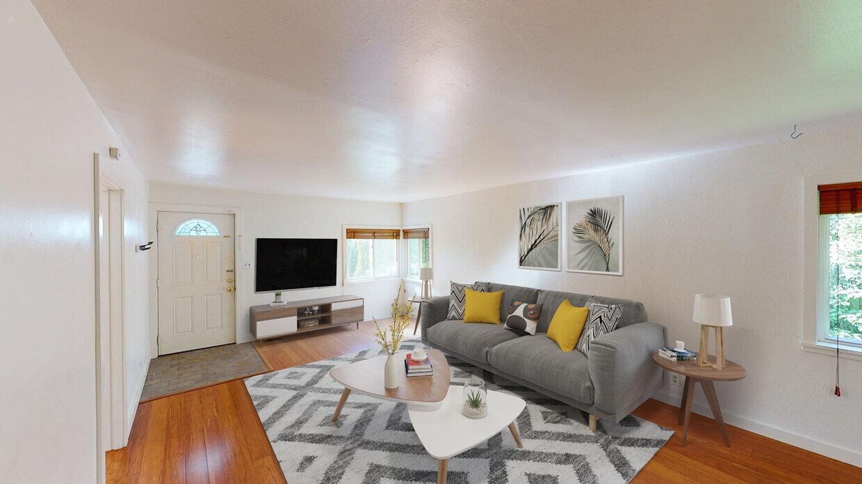 Peaceful Skyway home with covered front & ... - Peaceful Skyway home with covered front & ...