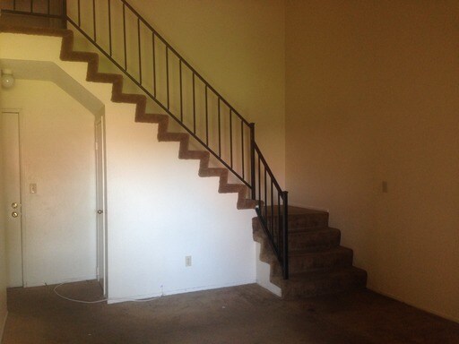 Building Photo - 1601 Cactus Dr