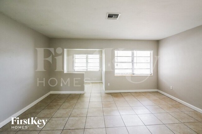 Foto del edificio - 1710 NW 109th St