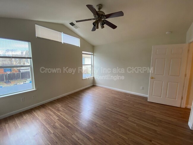 Foto del edificio - 960 Vallerand Rd