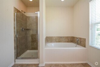 Building Photo - 9930 Swallow Dr