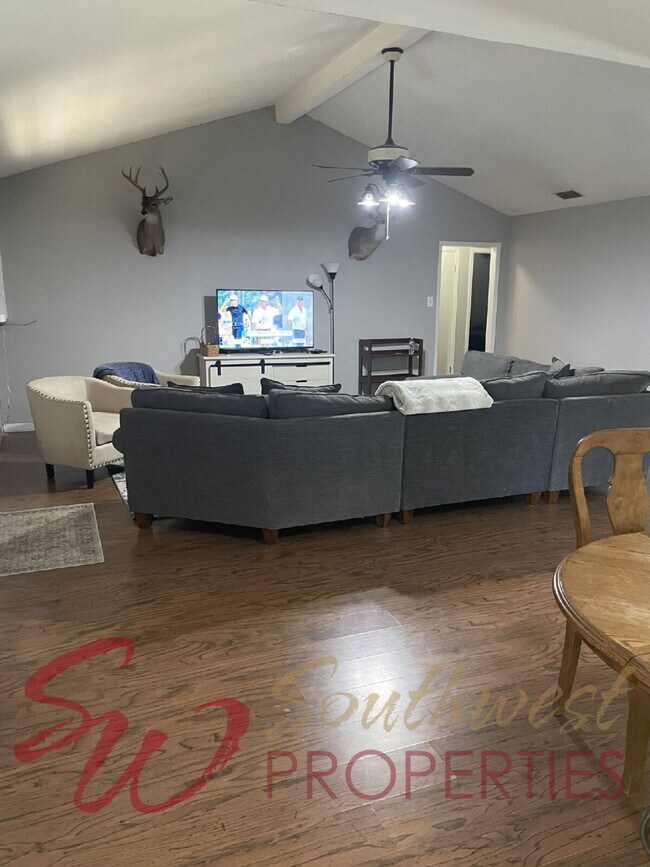 Foto del edificio - Lovely 3 bedroom 2 bath brick home in excellent neighborhood!