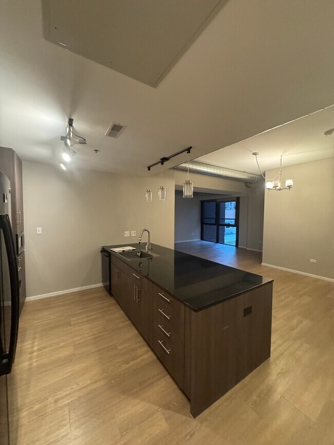 Foto del edificio - 211 W Scott St
