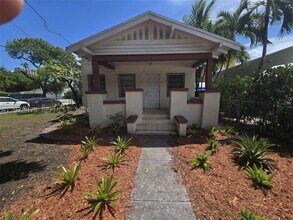 Building Photo - 106 NW 34th St