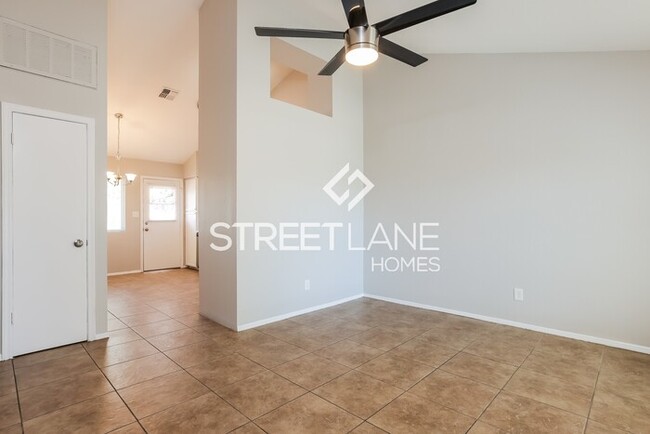 Building Photo - Charming 2 Bedroom in Glendale!