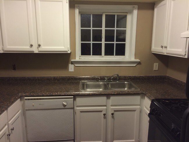 Foto del edificio - 1645 Pinedale Cir NW