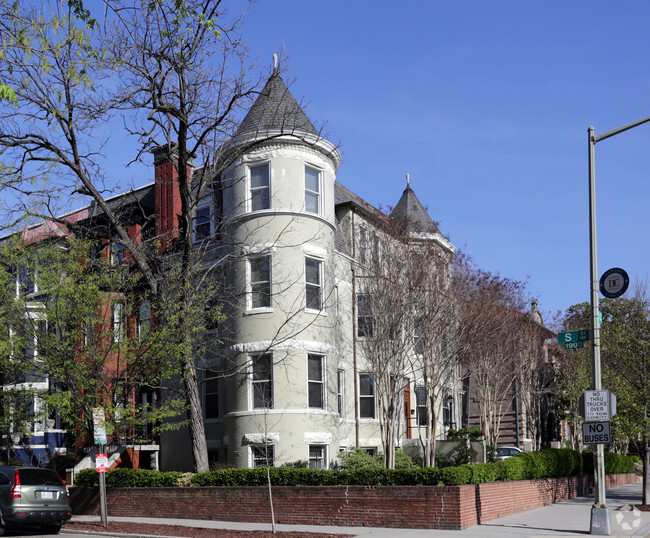 Building Photo - Maison à Dupont Apartments