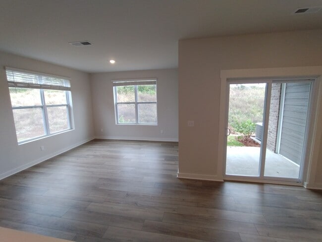Building Photo - 257 Duke Private Ct