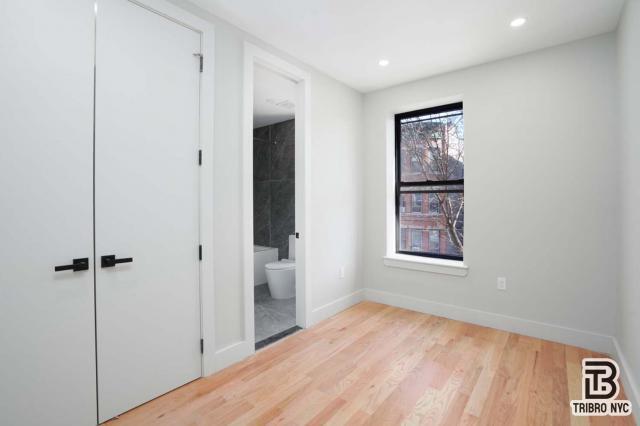 Foto del edificio - 3 bedroom in RIDGEWOOD NY 11385