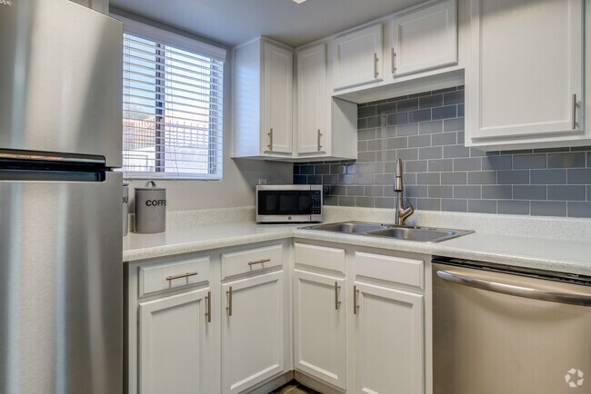 2BR, 2BA - 844SF - Newport