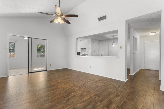Building Photo - 3810 Spring Creek Rd