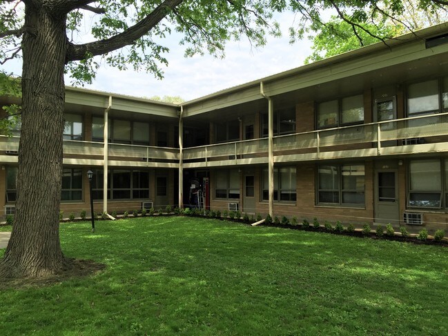 410 E Water St Pontiac Il 61764 Apartments Pontiac Il Apartments Com