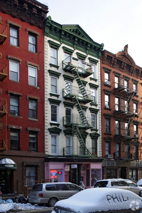 Primary Photo - 335 E 6th St
