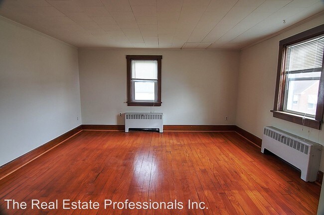 Building Photo - 23 Grosstown Rd