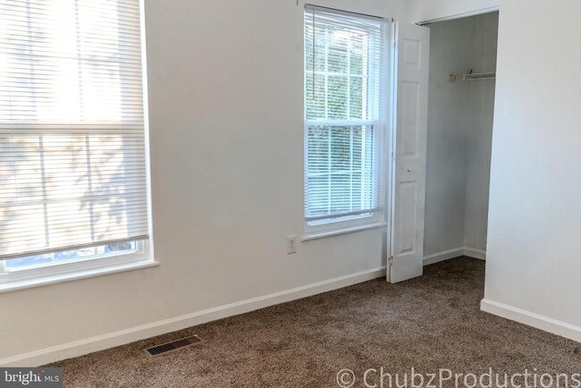 Foto del edificio - 8316 Widgeon Pl