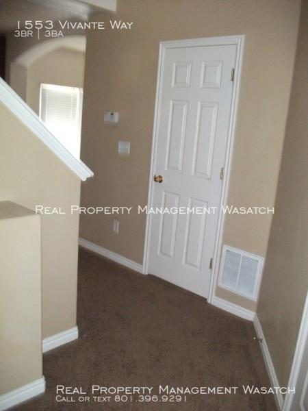 Building Photo - 1553 Vivante Way