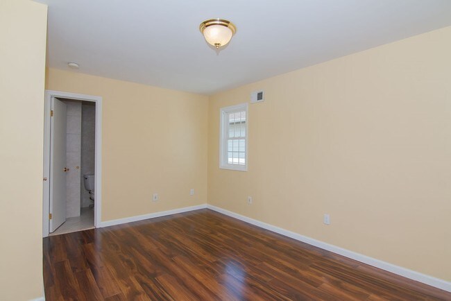 Foto del edificio - 78 Isabella Ave