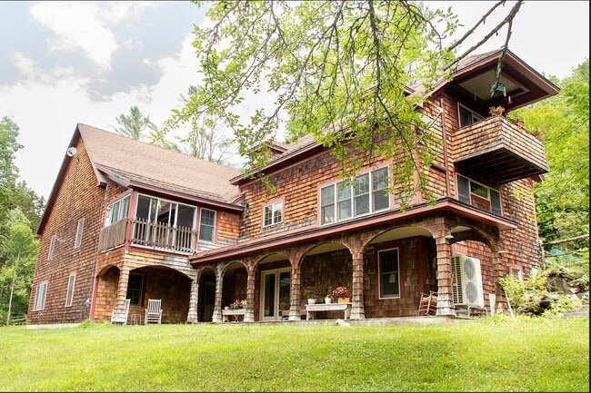 Building Photo - 477 Dunham Rd