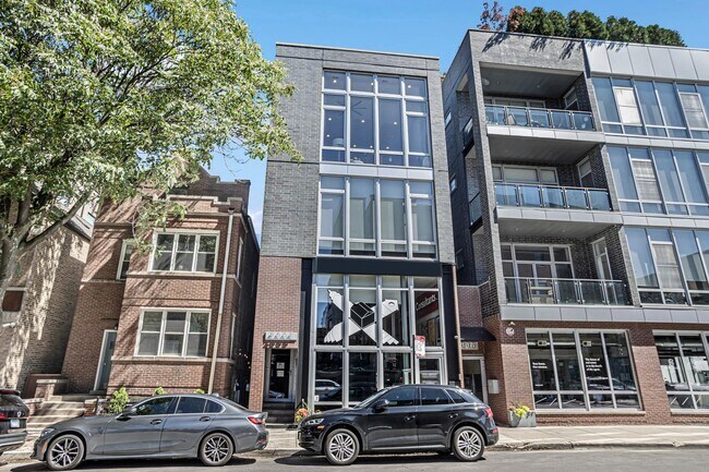 Building Photo - 2008 W Webster Ave