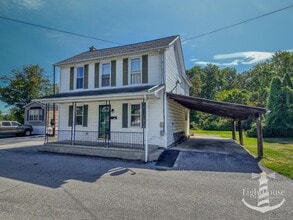 Building Photo - 225 Pickwick St