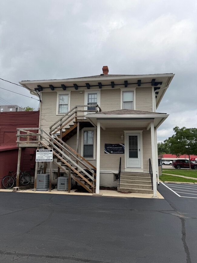Building Photo - 628 W State St